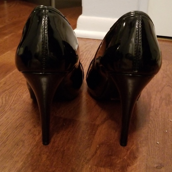Open toe, black patent heels, size 8.5 - Picture 4 of 5
